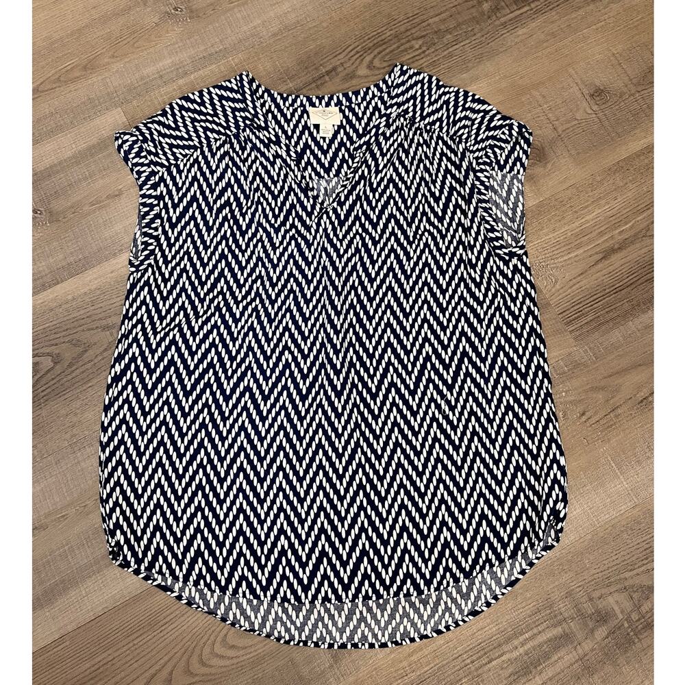 Navy & White Dot Chevron Sleeveless Top